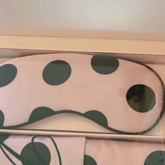 💜New VS sleep mask set💜 - Picture 4 of 8